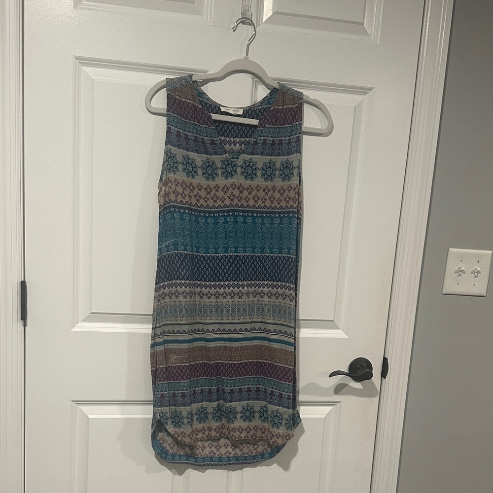 Beachlunchlounge Blue and Cream Patterned Top